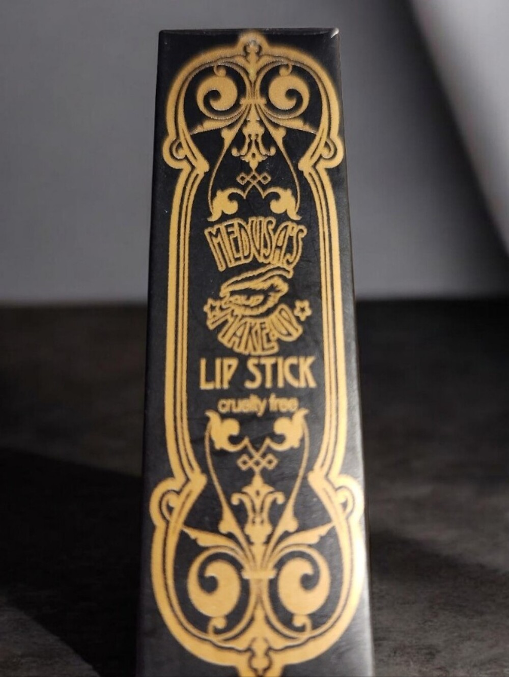 Medusa Lipstick》 NEW IN BOX■ Shade : YOLO